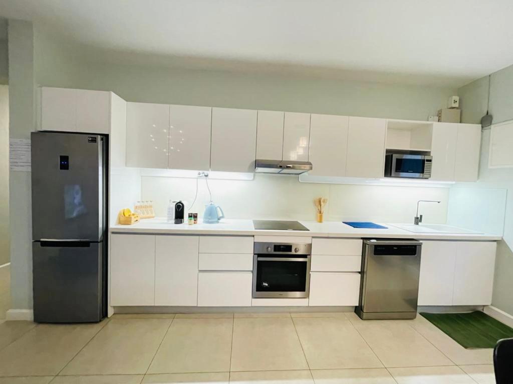 Beachcove Apartment 2 Перейбер Экстерьер фото